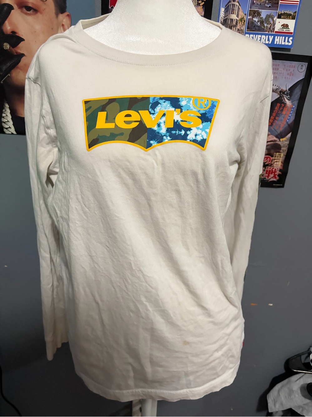 Levi's Cream Long Sleeve Tee with Yellow-Outlined Logo